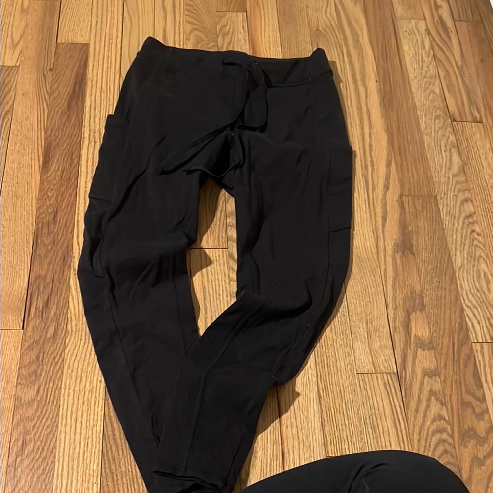 ALO YOGA Drawstring Leggings with Side Pockets